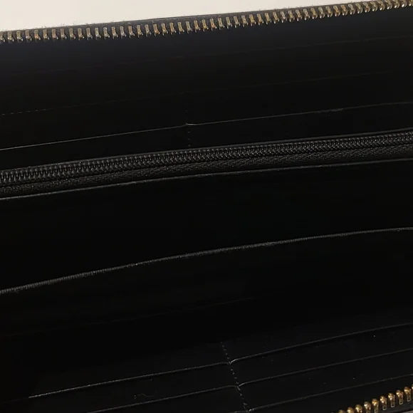 Gucci Black Key & Card Holder with Gold Zipper - Picture 5 of 8